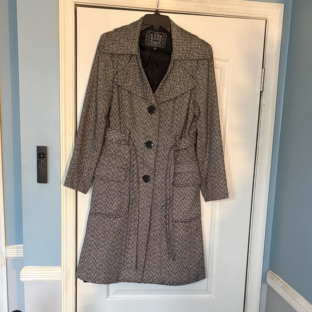 Last Kiss Houndstooth Black and Gray Trench Coat